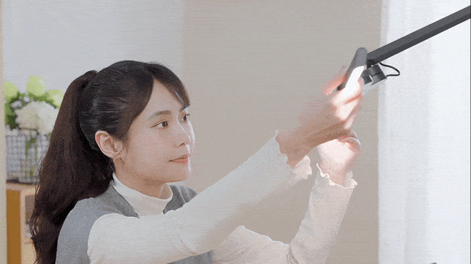 TIONE⁺ 光健康智慧護眼檯燈